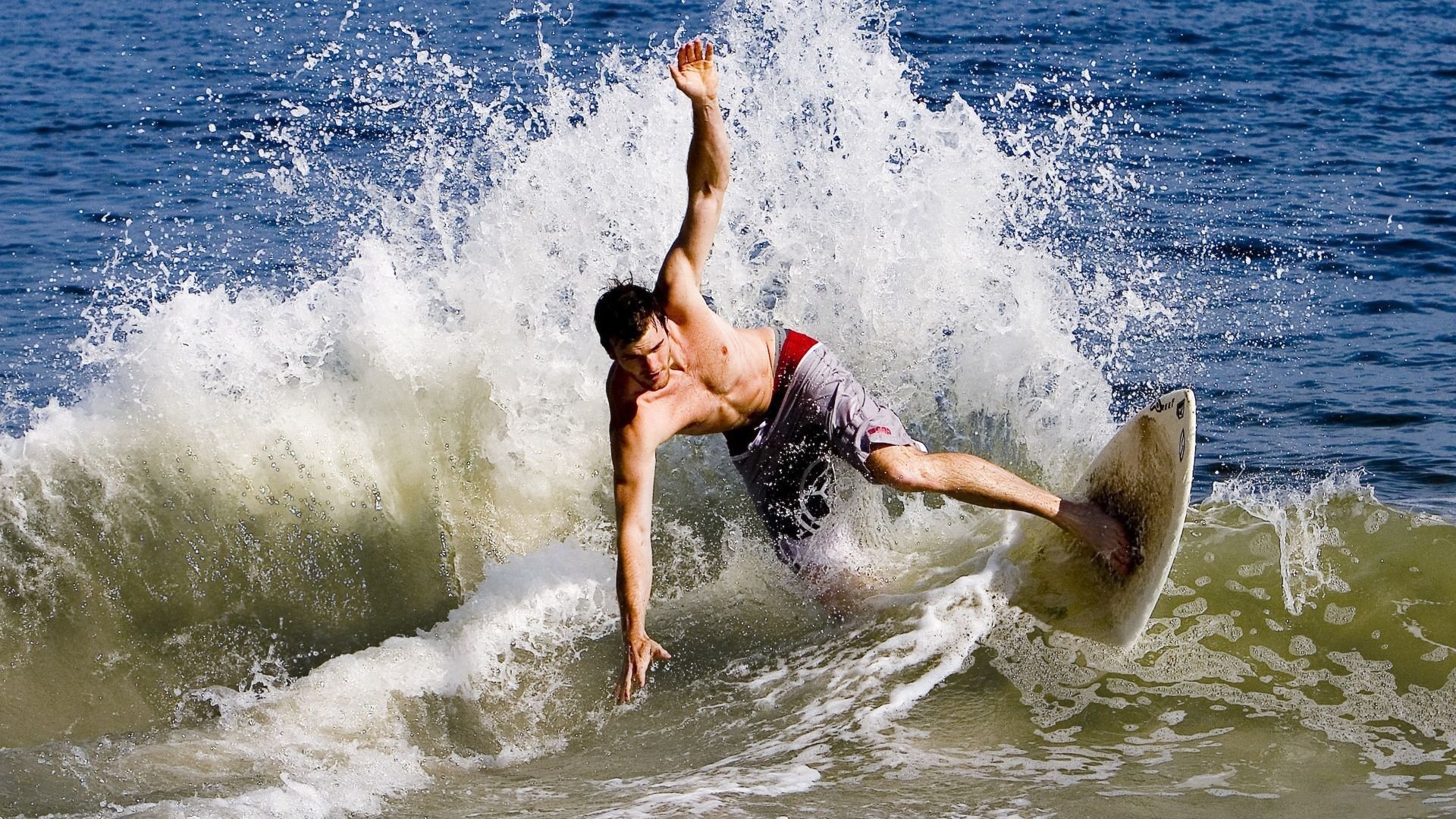 克洛普不断创新战术,利物浦向更高目标发起冲击